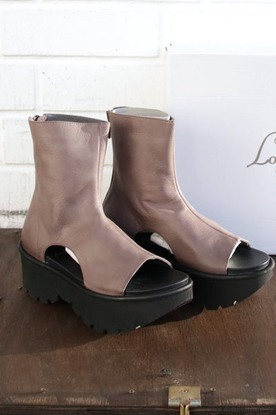 Lofina Sandale mit Plateausohle 1E646 in schlamm, ein Leichtgewicht - recyceltes, softes Leder